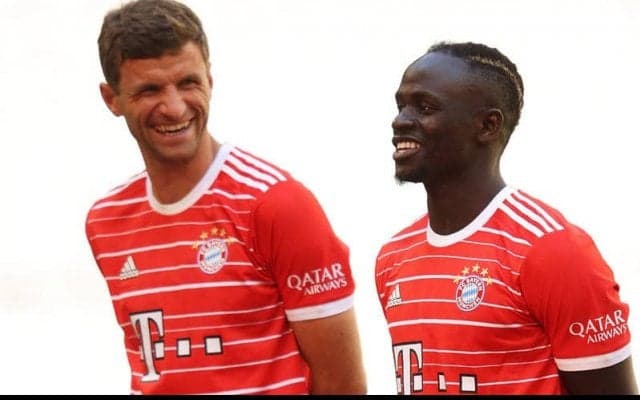 バルサ戦控えるバイエルン、マネがミュラーにジョーク「間違えてあいつにパス出すなよ」