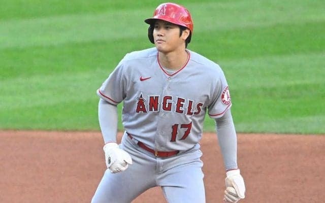 大谷翔平、敵軍新人の日系選手と固く握手　交流シーンに米メディア注目「挨拶した」