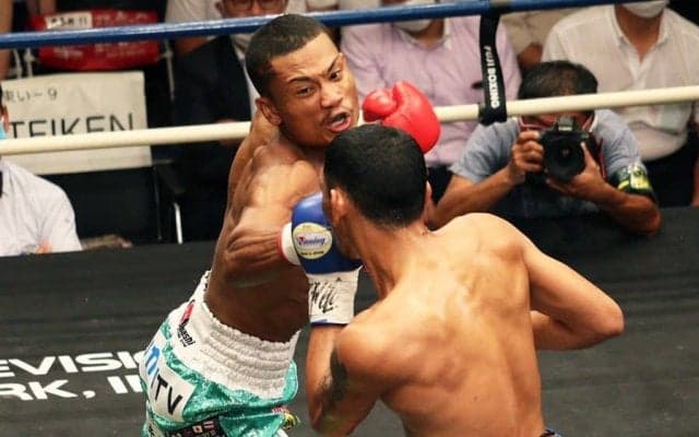 平岡アンディ、2回TKOでデビュー21連勝！　強烈な左炸裂「前回タコ踊りしてしまい…」