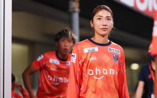 「可愛い」「制服まだまだいけるよ」仲田歩夢が「母校の高校制服姿」を公開！ 本人が「この歳にもなってまさか」と謙遜した貴重姿