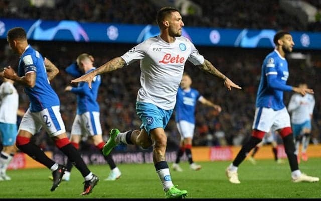 ナポリが後半の3発で10人レンジャーズを撃破、2連勝スタート《CL》