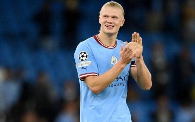 「身体能力お化け」ハーランドの“規格外”なジャンピングボレー弾が話題沸騰！「こんなこともできるんか」