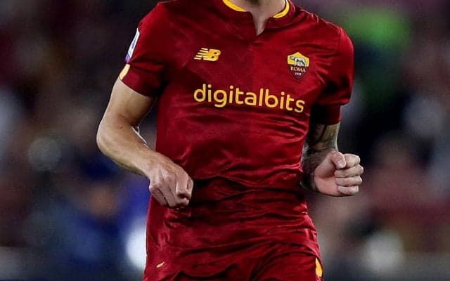 ローマ、黒地にピンクの3rdユニが「美しすぎる！」「最高傑作」と大好評　ドット部は目を凝らすと…