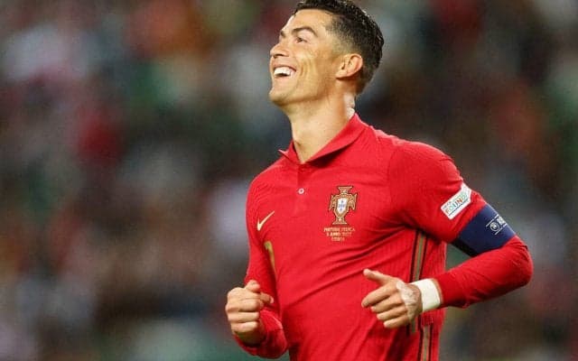 「素敵なパジャマ」「ゴミ箱行き」ポルトガル代表のW杯ユニフォームが全く受け入れられずファンの不満爆発「早く本物を発表してくれ」