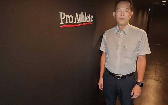 後輩イチローから「僕に投げてほしい」　“秘密の恋人”だった元左腕が社長転身のワケ