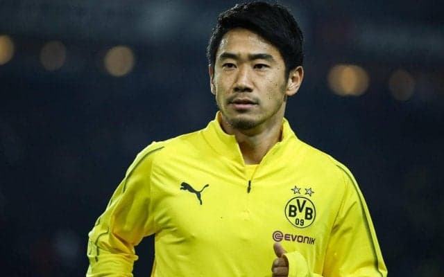 “ダービーベストイレブン”香川真司が古巣ドルトムントをサニブラウンとユニフォーム姿で応援！「幸運を」