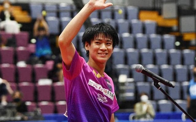 パリ五輪選考ポイント4位浮上の戸上隼輔。失意の全日本王者と恩師の長電話