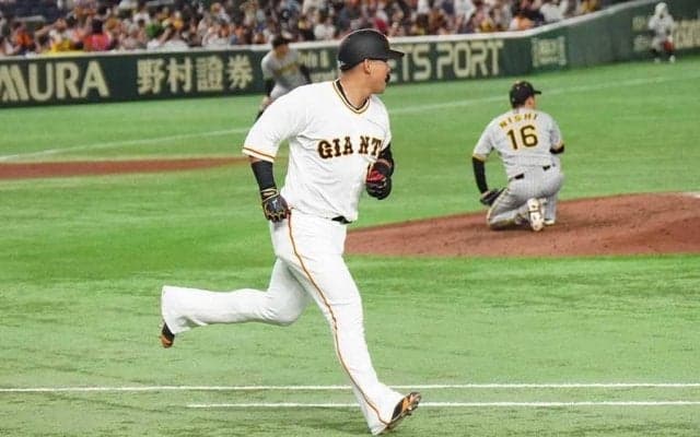 被弾の投手が「瞬間に崩れ落ちる」　中田翔の鬼気迫る“完全無欠弾”が「打球エグ」