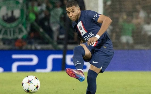 知的に見える？ムバッペの眼鏡姿にNBA選手やテュラムも反応「かわいいね」