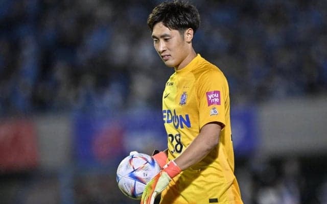 「これで焼酎3杯呑める」広島のGK大迫敬介が「超絶2連続セーブ」! サポーターから称賛の声届く