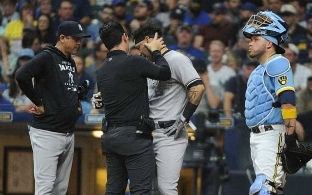 【MLB】ヘルメット吹っ飛ぶ“惨劇”…まさかの顔面直撃は「見てるだけで耳が痛む」