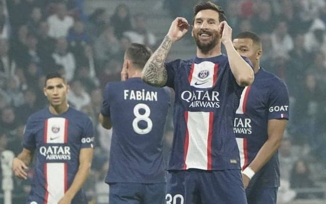 「現実で草」メッシのFKがゲームと間違われるほど美しすぎると話題に！ 「角度とか込み込みでｆｉｆａやん」と世界を驚かせる！