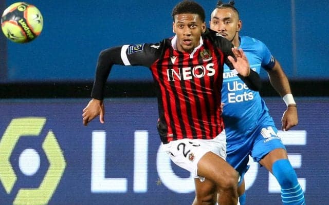 キックオフからたった9秒で退場の珍事…ニースDFが欧州5大リーグ最速記録に