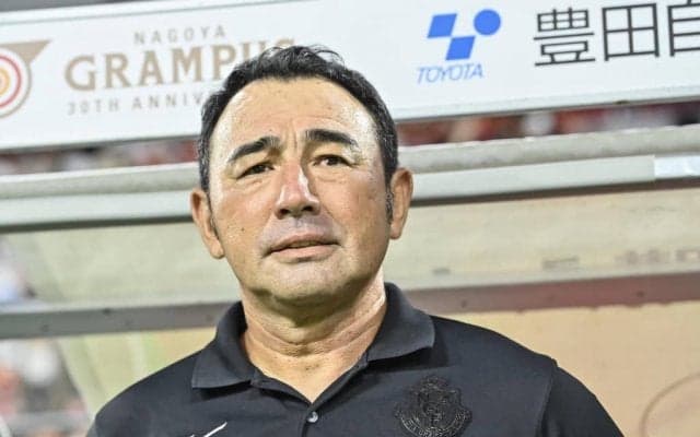 「ほんと陽キャで好き」「ほっこりする」名古屋・長谷川監督のインタビュー中に広島・スキッベ監督が乱入! 「なんかやたらフレンドリーなんですよね」