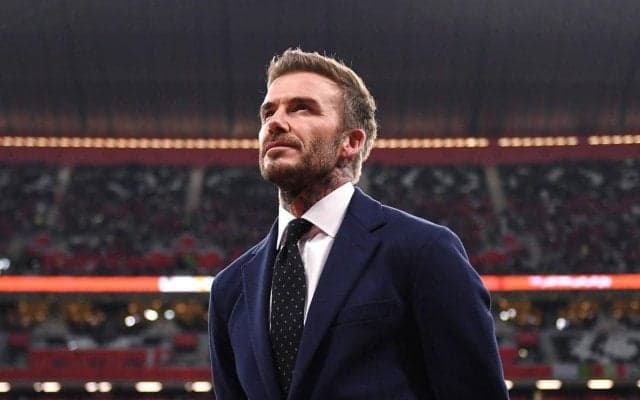 弔問では一般列に12時間以上並んだベッカム氏、エリザベス女王の国葬を受けて改めて追悼