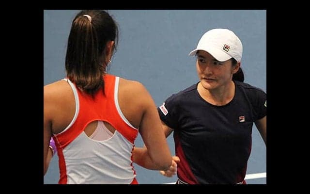  青山修子ペア 東レ初戦敗退 