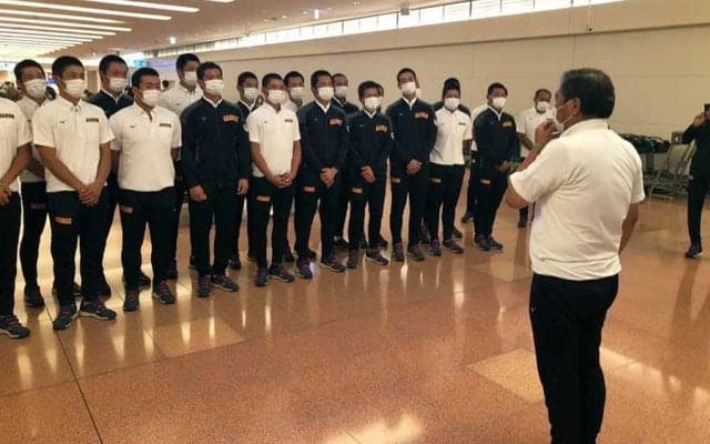 「マナーと技術は世界に通用」　銅メダルの侍U18が帰国、馬淵監督が感じた収穫と課題