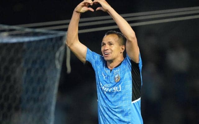 「早く戻ってこい」10週間離脱中のレアンドロ・ダミアンが早くもバイクを漕ぐ、多くのブラジル人Jリーガーがエール「がんばれ」