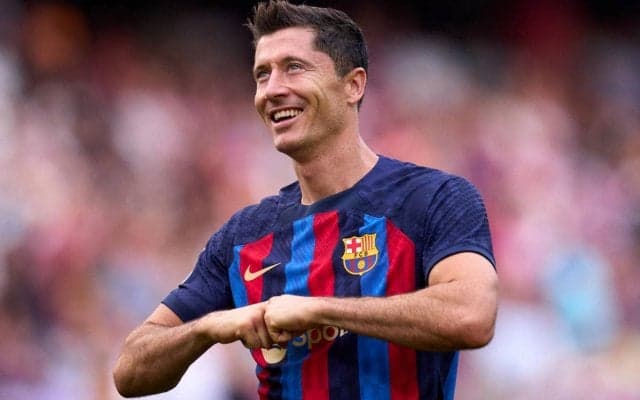 「バイエルンよりもバルサの方が近い」悲願のバロンドール受賞を目指すレヴァンドフスキが本音「自尊心が高まった」