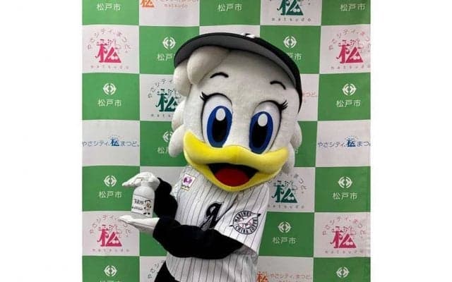 ロッテ、松戸市の小中学校65校にアルコールディスペンサー2320本を寄贈　地域振興活動の一環