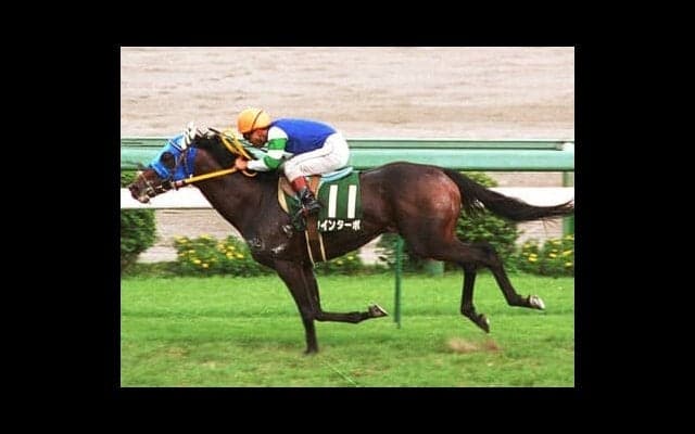 ウマ娘で描かれる全力少女・ツインターボ。G I未勝利ながらも、オールカマーで見せた逃げっぷりに今もファンは魅了される