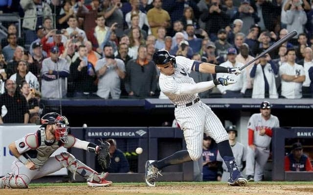 【MLB】ジャッジ、中堅への大飛球に本拠地大歓声のちため息　リーグ記録の61号弾なるか