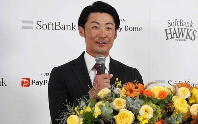 鷹・明石健志、現役引退は「力不足。それが理由」　本拠地で会見、19年の現役生活に別れ