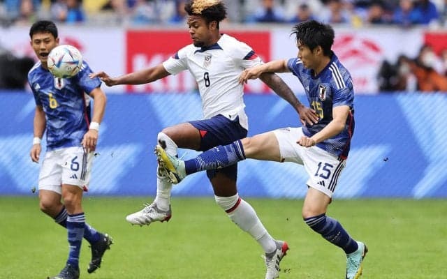 先制ゴールの鎌田大地「もう少し早めに2点目を取れれば」と反省もゴールに喜び「日本代表でのゴールは格別」