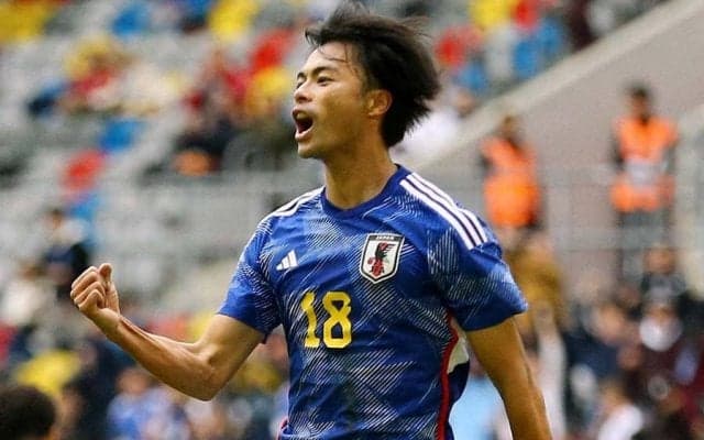 三笘薫、誰も触れない“ヌルヌル”ドリブル弾に米衝撃「守備2人がU-20選手みたいに…」