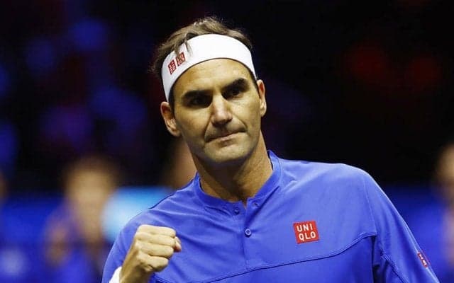 フェデラー、引退セレモニー中に隣のナダルと2人で号泣　世界中から「涙が止まらない」