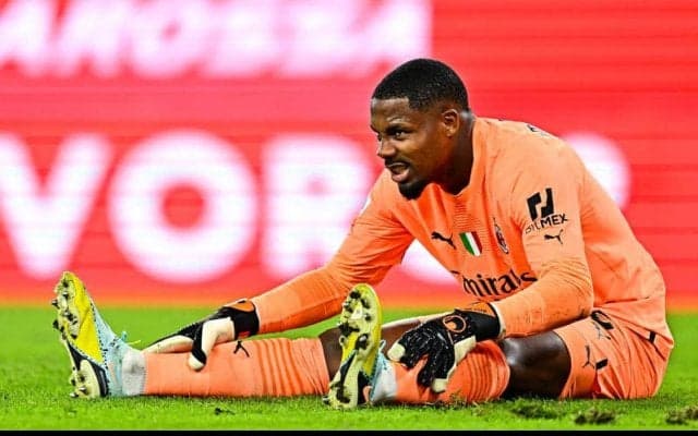 ミランに痛手…代表戦で負傷の守護神メニャンが約1カ月の離脱へ