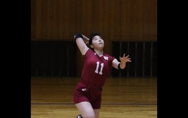 徐々に調子を上げ、サーブで攻めた！　江戸川大に勝利し開幕４連勝