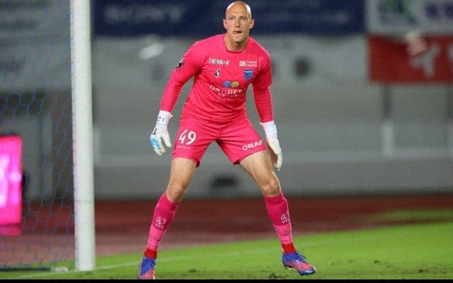 横浜FC、長崎戦で救急搬送されたブローダーセンの診断結果を報告