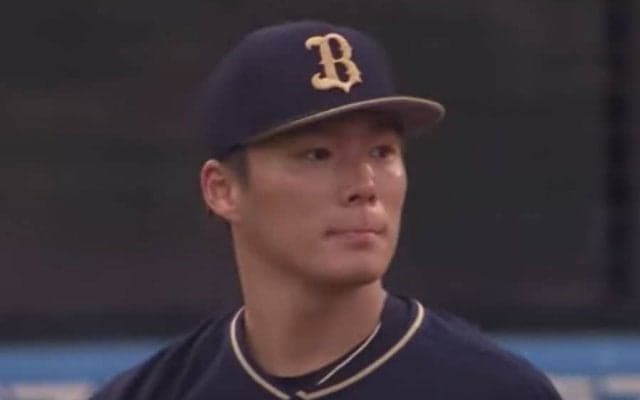 山本由伸の「カーブがマジやばい」　無双エース操る“芸術球”が「惚れ惚れする軌道」