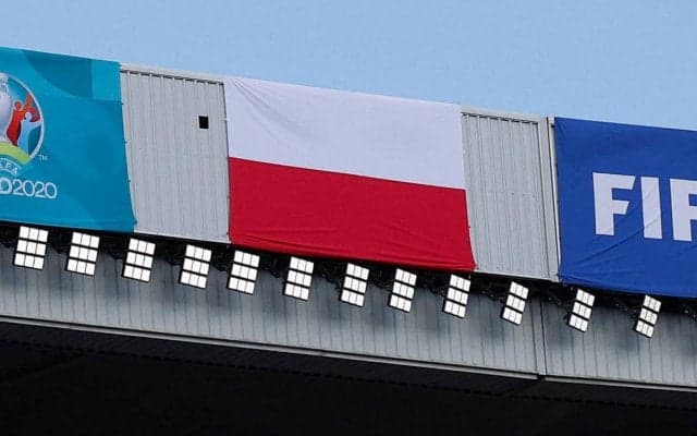 ポーランド代表のW杯用ユニフォームはナイキ製なのにシンプル!!　胸には国章、袖に白鷲の巣