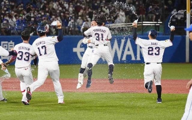 ヤクルト、劇的サヨナラで9回目リーグ優勝　新人の丸山和が大仕事、野村監督以来の連覇