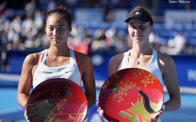 1日120〜150本サーブ練習するという好調サムソノワが、失セット0で初優勝！　決勝で中国の19歳ジェンを下す[東レPPO]