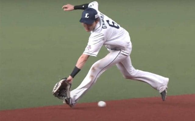 「あの体勢からあの送球…」　源田の驚愕“たまらん”プレーは「普通におかしい」