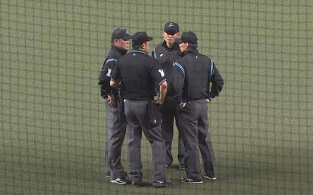 審判に西武ファンが総立ち“猛抗議”　場内騒然…絶望回避へ「全力でジェスチャー」