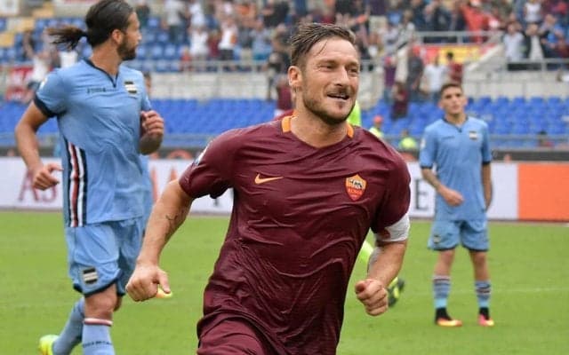 ｢笑うしかない｣!! 元イタリア代表FWトッティのスーパーゴールに｢再脚光｣! ローマの王子様が決めた｢衝撃だった｣と話題の圧巻ダイレクトボレー弾