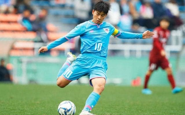 「これはすごいな！」J1鳥栖の18歳・福井太智がバイエルン移籍で「ユニフォーム姿」を公開！ J1リーグ出場4試合ながら、ブンデス王者が将来性を評価
