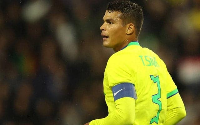 「この女神は誰だ」「完璧だ」ブラジル代表主将、チアゴ・シウバの妻が披露したユニフォームコーデが絶賛「ロンドンの女王だ」