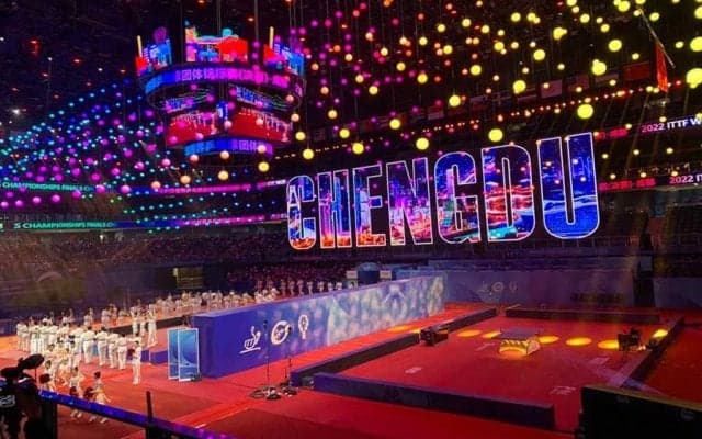 世界卓球開会式、ロックダウン明けの中国ファンが集結　照明＆爆音BGMでド派手な演出