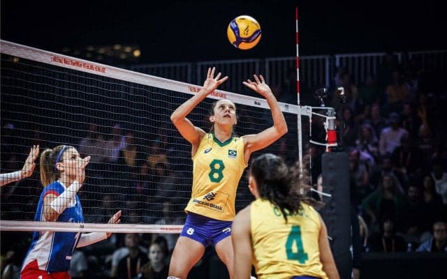 ブラジルの正セッター、カルネイロのハイライト動画公開に、「世界最高のセッターだ」とファンが称賛