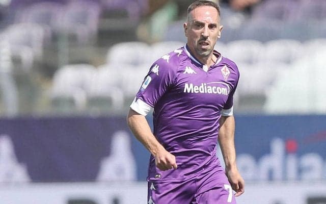 「こいつは誰だ？」蒸し返される『FIFA』3年前の珍事…酷いクオリティのビジュアルにリベリ本人がキレる