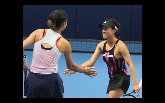 加藤未唯組 ストレートで4強