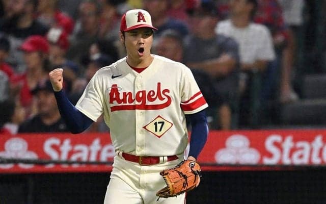 大谷翔平、ノーヒッター寸前の衝撃の15勝目　守備中のトラウトも「エグイ」と呟いた108球