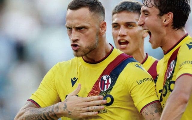 今夏ユナイテッド関心のアルナウトビッチ、ボローニャSDが残留の経緯語る「彼がオファーを断った」