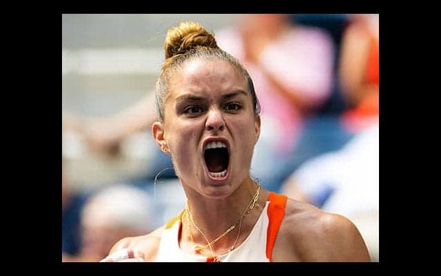 サッカリ 逆転で大会初の4強