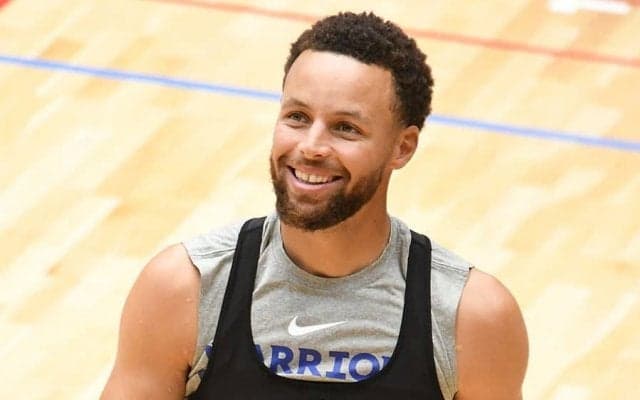 NBA大スターが日本の少女に“神対応”　優しいバスケ教室に米和む「なんて可愛いの」